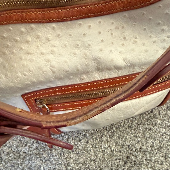 Dooney Bourke Women's Hobo Bag Pearl Ostrich Cream Brown Leather Shoulder Bag - Picture 5 of 16